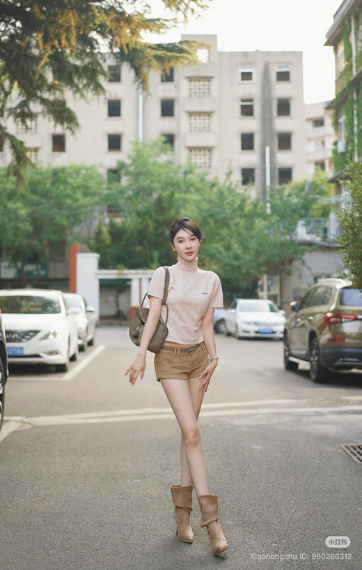 1011-7 渠道圆正 miu 燕麦色 重磅高密针织 山羊绒 高领 短袖 毛衣 优雅时髦 商品图6