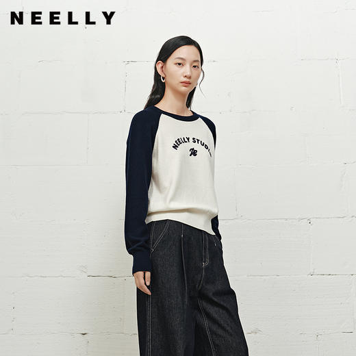NEELLY纳俪商场同款冬季新款时尚字母插肩袖针织衫女撞色复古上衣N25101A01003 商品图0