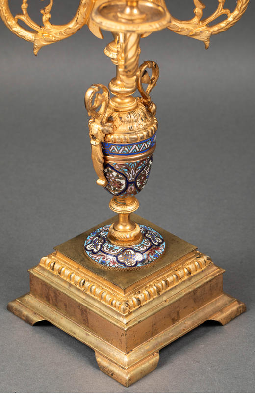 独角鹿西洋古董 19世纪末法国出品新古典主义风格铜鎏金精雕镶嵌錾胎珐琅座钟烛台三件套 商品图6