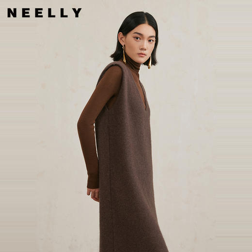NEELLY纳俪商场同款冬季新款美拉德法式气质V领背心针织连衣裙女N25104Y04520 商品图0