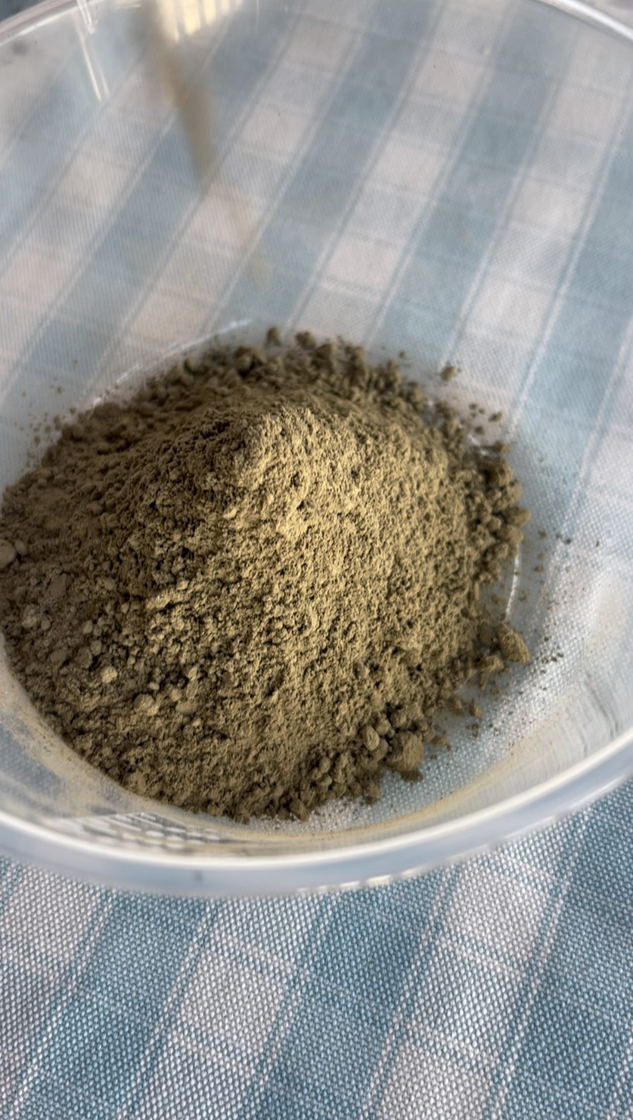 给我爸妈做的植物染发粉