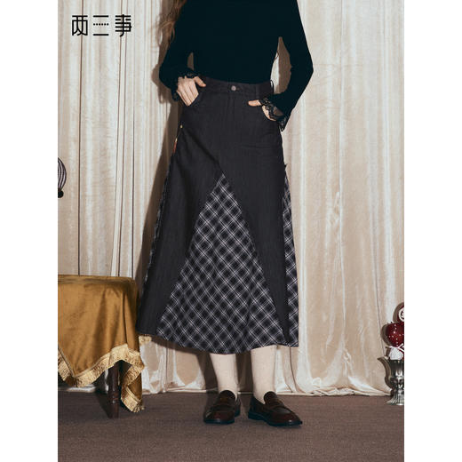 两三事 时空驿站 2025冬季新款复古刺绣装饰格子拼接半身裙长裙 商品图0