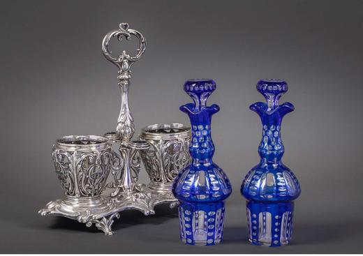 独角鹿西洋古董 1860年代法国出品卷叶花纹纯银精雕镶嵌蓝色水晶调料瓶一对 商品图3