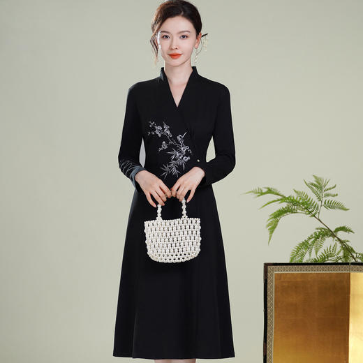 【银梅】汉交领新中式国风复古，绣花旗袍连衣裙XGT-Q25084 商品图3