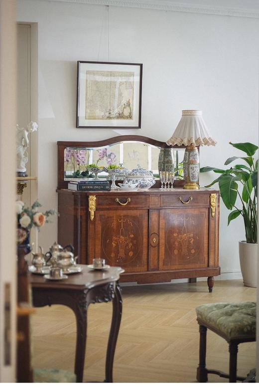 独角鹿西洋古董 19世纪末法国出品新古典主义风格铜鎏金装饰细木镶嵌带镜大型餐边柜 商品图0