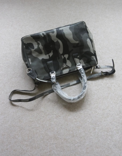 简单粗暴的 哈！意品啪啪哒 Galleria 杀手 限定款 灰系迷彩 手提&斜挎 包 商品图0