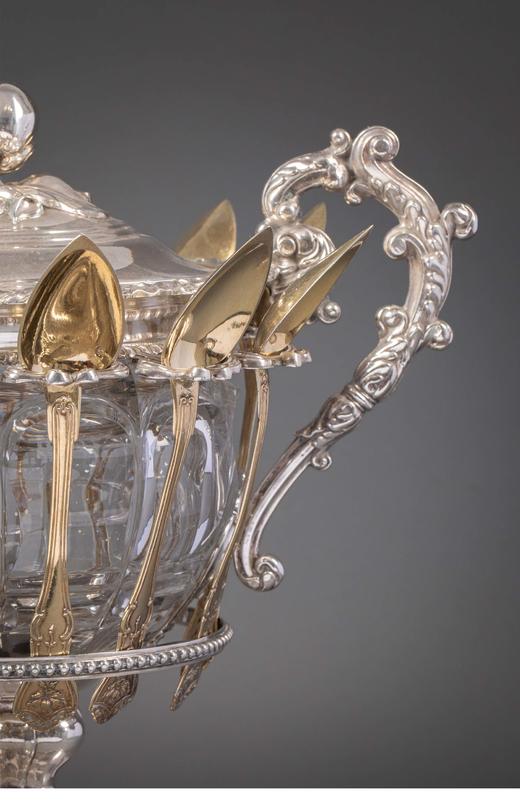 独角鹿西洋古董 1850年代法国出品涡卷藤蔓纹饰纯银精雕水晶内胆冰激凌樽 商品图4