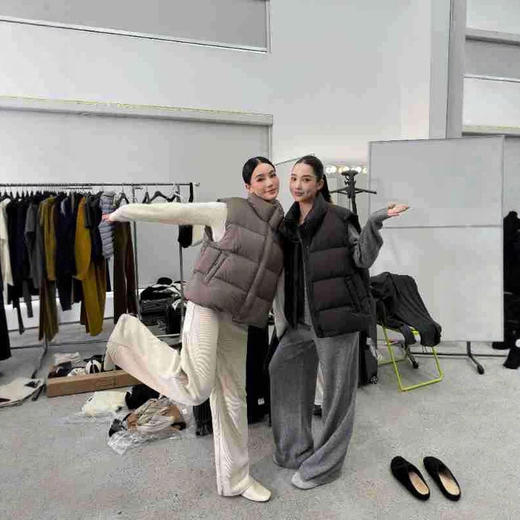 呼吸泡芙！三星白鸭绒羽绒马甲 男女同款 零压感轻薄羽绒服2025秋冬 商品图2