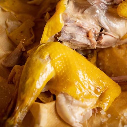 爆汁广式盐焗鸡 | 谷物食料喂养走地鸡 低温高汤慢煮收汁 盐焗入味 肉嫩皮滑 弹牙肉香入骨 配料干净  安全放心吃 商品图2