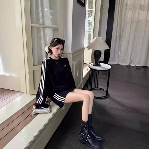 新品上市早秋蝴蝶结三条杠卫衣美式宽松套头卫衣半身裙套装女 商品图2