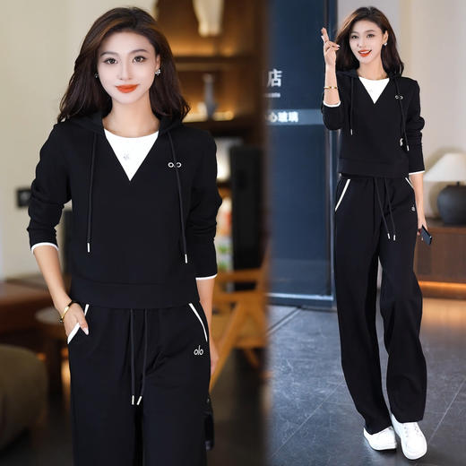 YM 8131时尚休闲套装洋气宽松假两件连帽撞色减龄两件套 商品图2