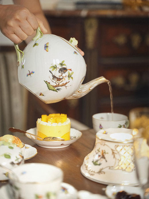 独角鹿西洋古董 20世纪匈牙利赫伦瓷窑出品「罗斯柴尔德之鸟」手绘描金装饰下午茶套件 18件 商品图3