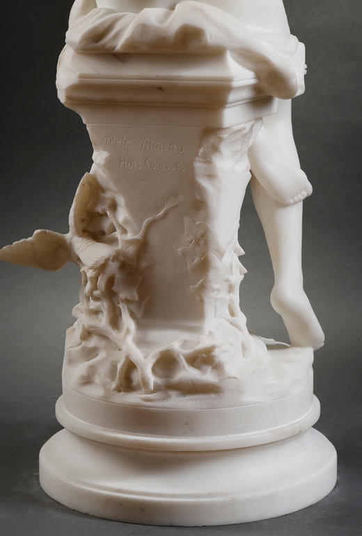 独角鹿西洋古董1890年代法国著名雕塑家Math. Moreau签名创作人物主题卡拉拉大理石雕塑作品《维纳斯与丘比特》 商品图6