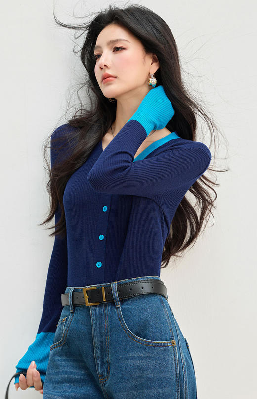 实拍◆有现货◆2025秋季新款时尚撞色拼接条纹V领气质针织衫上衣 商品图3