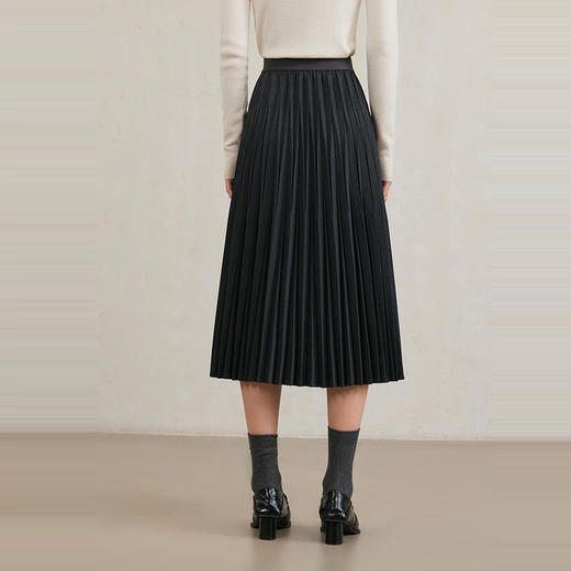 NEELLY纳俪商场同款冬季新款黑色百褶裙女A字垂感半身裙中长款N25104E04538 商品图1