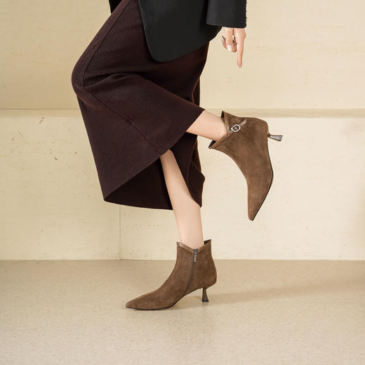 Westory2025年冬季尖头中跟羊京靴老钱风通勤百搭短靴S25DS85981 商品图2