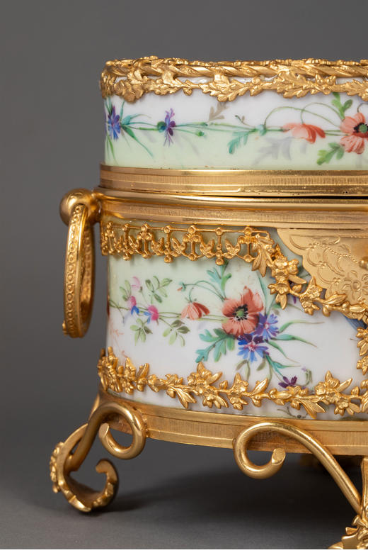 独角鹿西洋古董 19世纪中期法国出品自然花卉主题铜鎏金装饰彩绘珍宝盒 商品图4