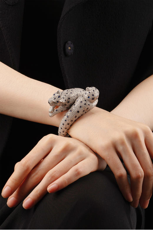 独角鹿西洋古董 20世纪晚期法国出品铂金嵌钻石蓝宝石祖母绿及缟玛瑙「美洲豹」手镯 商品图1