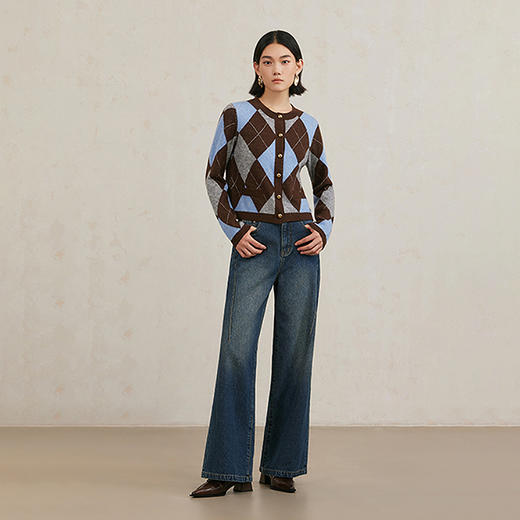 NEELLY纳俪商场同款冬季新款复古菱格圆领针织开衫女羊毛混纺毛衣N25104A04432 商品图2