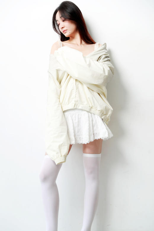 背后大字母+双拉链设计，是软壳冲锋衣。oversize户外夹克C101158 商品图13