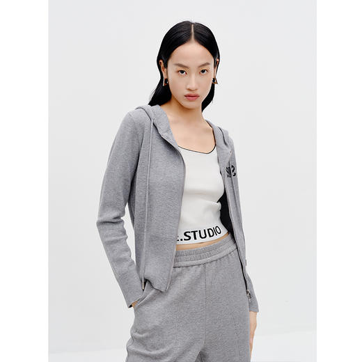 NEELLY纳俪商场同款冬新款显白修身针织衫女基础V领百搭舒适上衣N25104A04501 商品图2