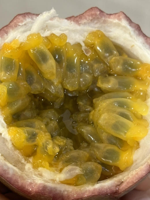 蜜桃百香果 果肉饱满 鲜甜多汁 VC炸弹 纯天然果汁 美味又健康～ 商品图1