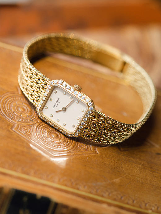 【已售】独角鹿西洋古董 1980年代瑞士钟表世家出品18K黄金镶嵌钻石机械腕表 商品图1