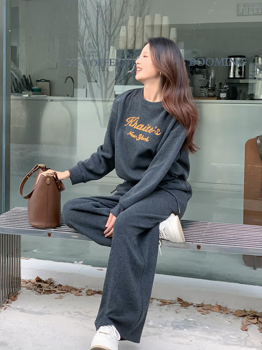 【百图lulu定制】【纽约慢行套装】【一套269元】赠披肩 软糯 下摆抽绳 短款上衣 弹力腰围 双口袋休闲裤 套装 商品图13