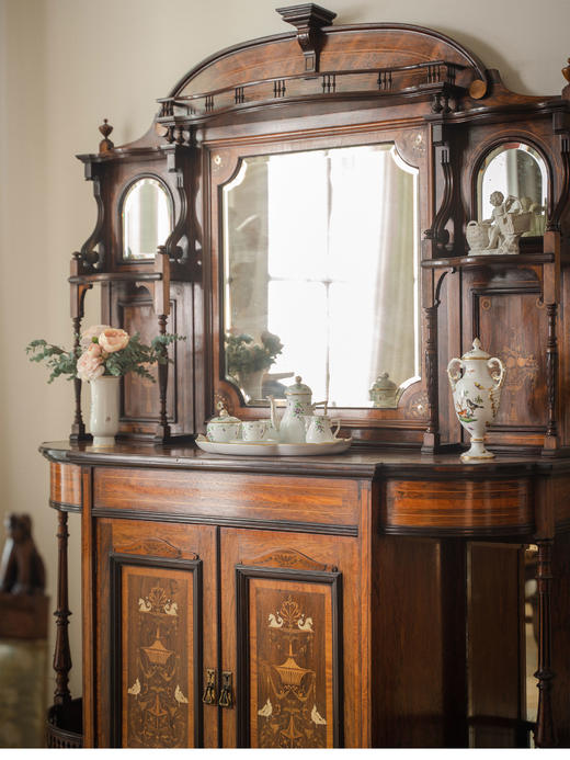 【已售】独角鹿西洋古董 1890年代英国工坊出品新古典主义风格纹饰细木镶嵌带镜大型餐边柜 商品图2