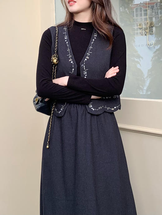 【百图lulu定制】【花蔓套装】【一套299元】花朵刺绣 波浪边马甲 高弹T长袖T恤 A字摆半裙 商品图2