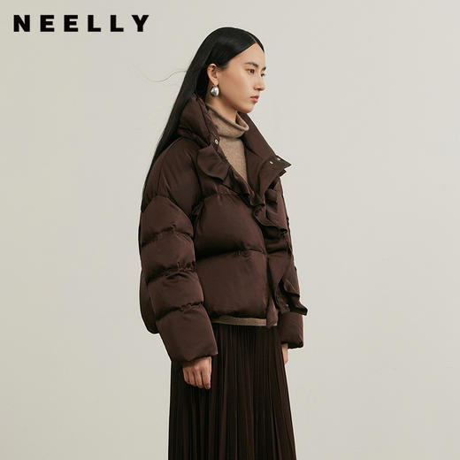 NEELLY纳俪商场同款冬新款荷叶边立领短款连帽外套女白鸭绒羽绒服N25104L04592 商品图0