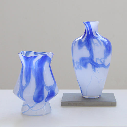碧轩厂家直销蓝色肌理新中式复古艺术玻璃花瓶氛围感台面鲜花花瓶 商品图1