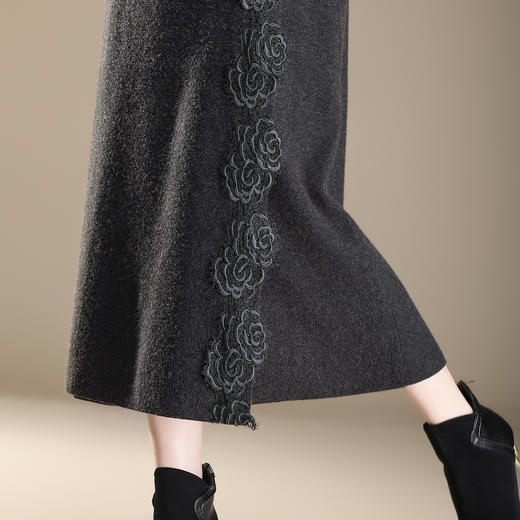 YGLR-A087-Y牡丹花边款毛线裙针织半身裙女高腰弹力厚款直筒裙秋冬季新裙子 商品图3