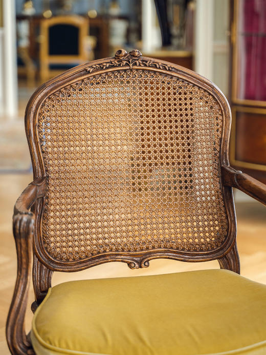 【已售】独角鹿西洋古董 19世纪末法国出品路易十六风格胡桃木雕花藤椅一对 商品图1