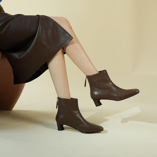 Westory2025年冬季小方头低跟胎牛极简老钱风百搭短靴W25DS85401 商品图1