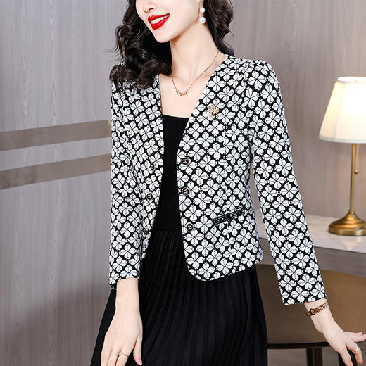 KQLE333N6921 中年妈妈贵妇人高级感穿搭百搭女士小西装时尚洋气短款小香风外套 商品图3