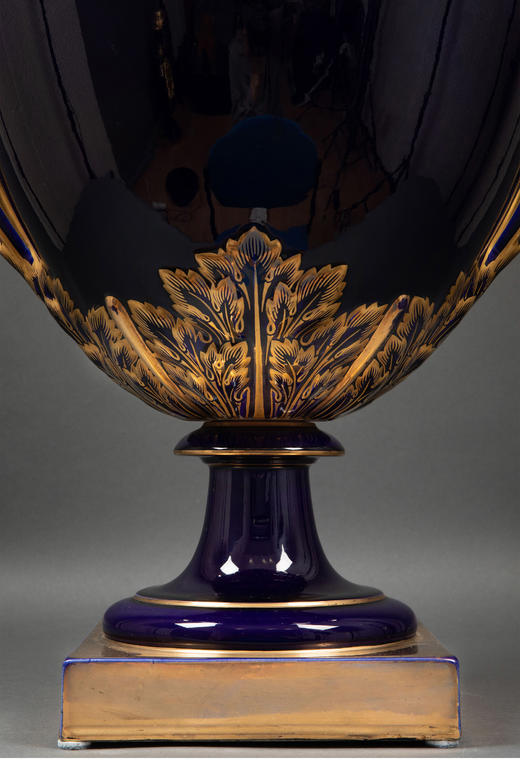 独角鹿西洋古董 19世纪末法国出品路易十六风格铜鎏金精雕嵌塞弗尔风格帝王蓝瓷瓶瓷瓶台灯一对 商品图5