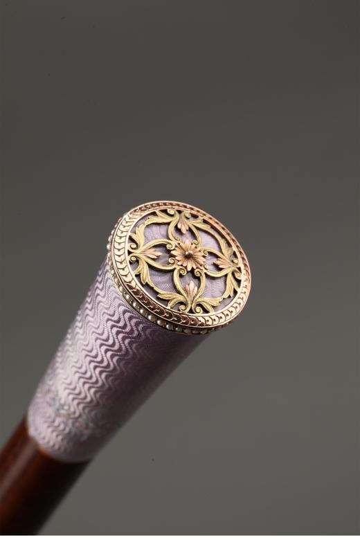 独角鹿西洋古董 1880-1910年代英国维多利亚时代出品花卉主题多色金镂雕天然海水珍珠及玑镂珐琅装饰硬木手杖 商品图4