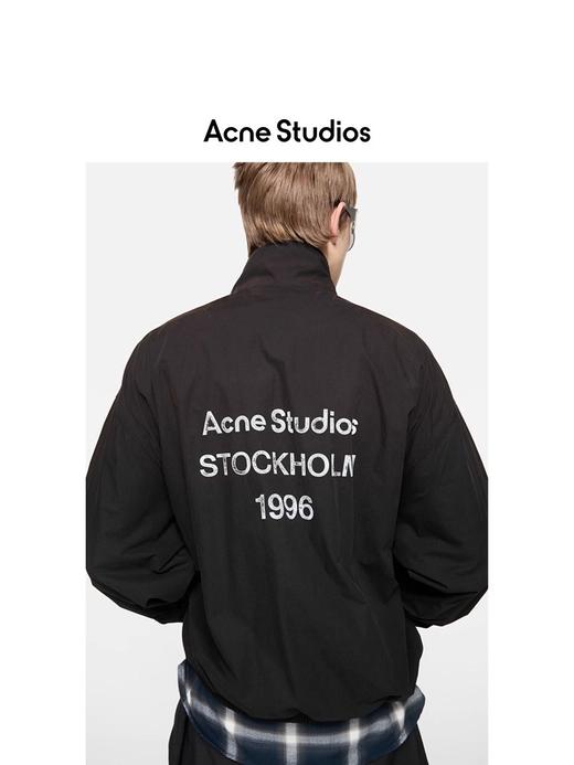 背后大字母+双拉链设计，是软壳冲锋衣。oversize户外夹克C101158 商品图6