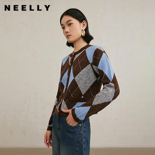 NEELLY纳俪商场同款冬季新款复古菱格圆领针织开衫女羊毛混纺毛衣N25104A04432 商品图0