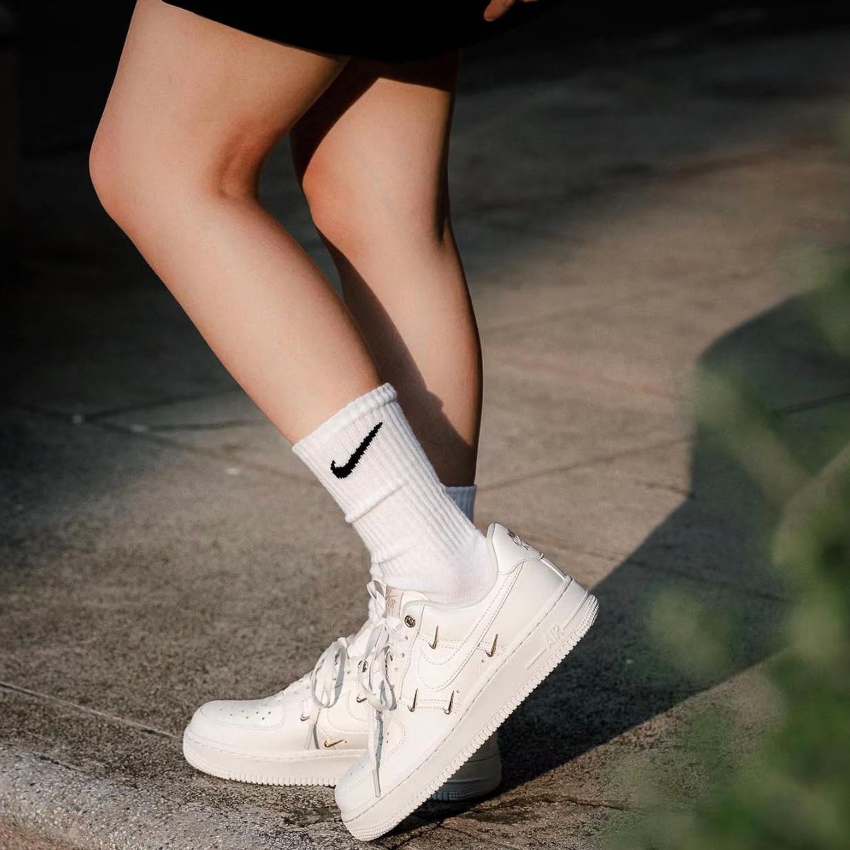 耐克NIKE25年空军一号（新配色） 男女同款 舒适板鞋