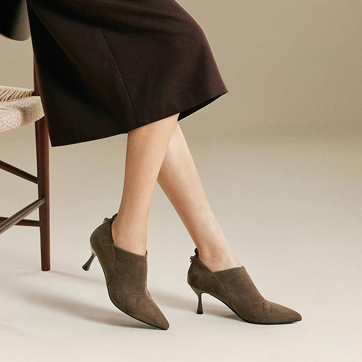 千百度细高跟时装靴女秋冬新款踝靴深口单鞋尖头通勤短靴子A25516803 商品图2