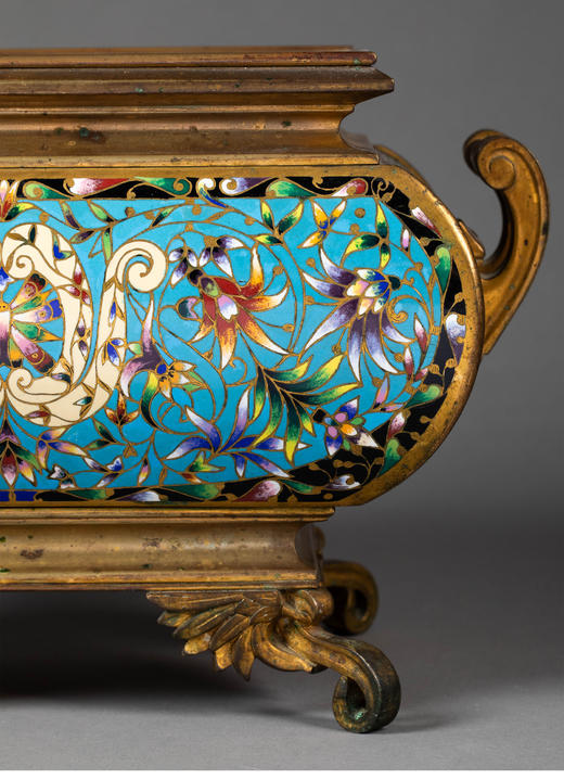 独角鹿西洋古董 19世纪法国出品铜鎏金精雕装饰嵌花卉卷叶纹画珐琅花盆套 商品图4