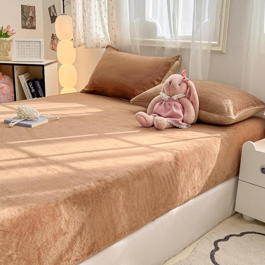 暖意绒绒☀️【京帝 A类加厚纯色牛奶绒床笠】8色可选 高克重面料 一触持久保暖 质感丰盈细腻 不易掉毛起球 抗静电处理 加高围布处理 适用多种床型 360°全包裹 商品图4