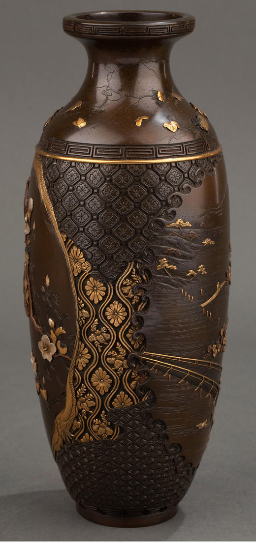 独角鹿西洋古董 1870年日本一光堂出品宫部篤良制作「鹊鸮湖景」金银象嵌赤铜对瓶 商品图3