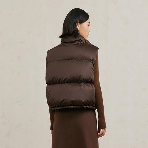 NEELLY纳俪商场同款冬季新款复古美拉德无袖马甲羽绒服女保暖外套N25104D04578 商品图1