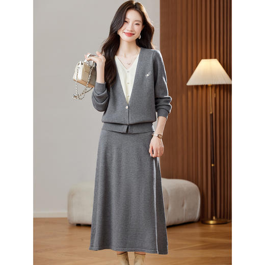 XFY-3151连衣裙高级感拼色针织开衫女套装裙2025春秋新款时尚半身裙两件套 商品图1