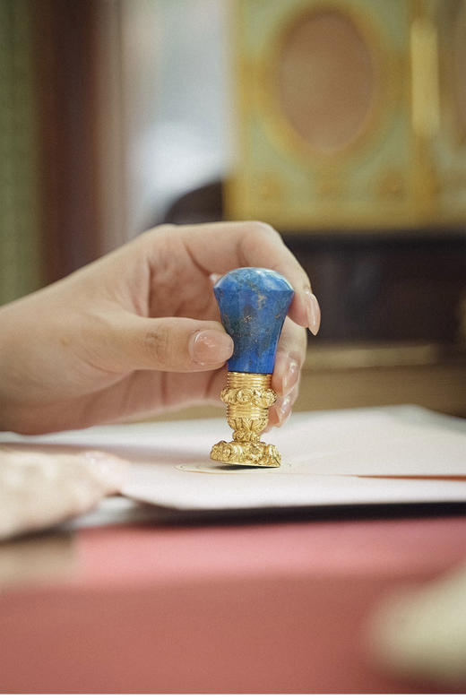 独角鹿西洋古董 19世纪欧洲出品黄金精雕镶嵌青金石柄血滴石印面古董火漆印章 商品图1