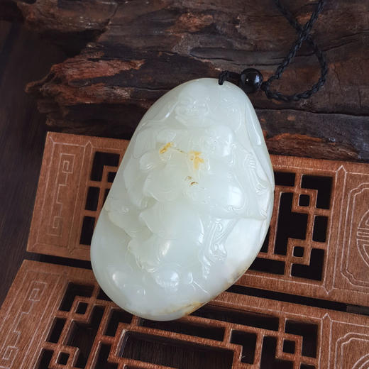 【天然正品】天然新疆料细腻雕佛公松树（平安长寿）和田玉手把件摆件两用款210925NJS26 现售价：2980 商品图7