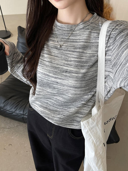 【YW】无忧购灰色长袖t恤女新款圆领打底衫渐变色显瘦遮肉穿搭上衣8033（截单后7天发货) 商品图0